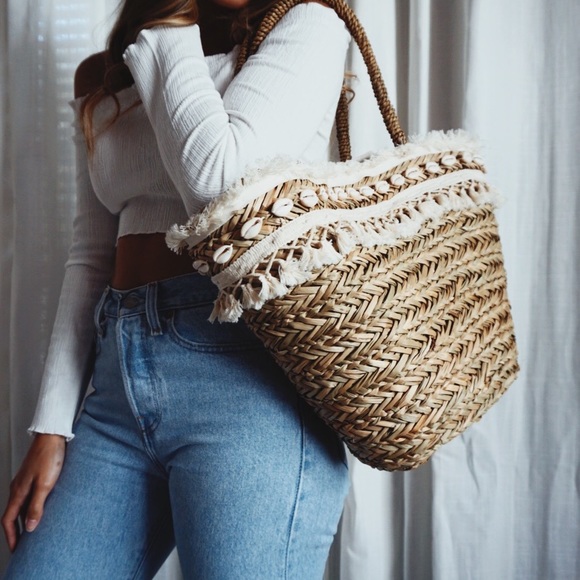•Sanibel Puka Shell Straw Tote• - Picture 5 of 7